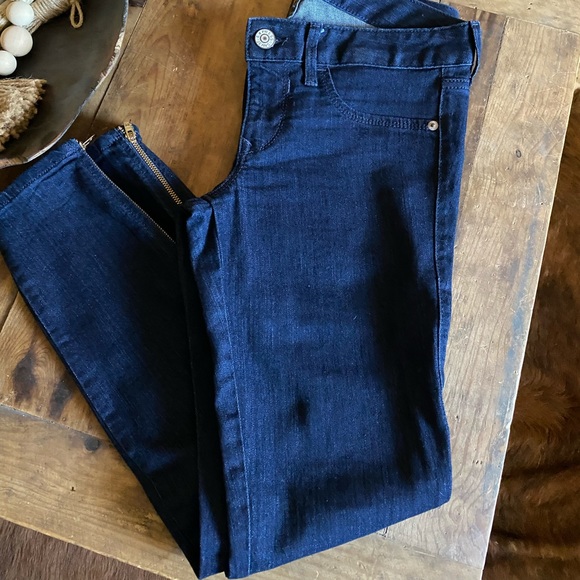 Jeans - Picture 8 of 11